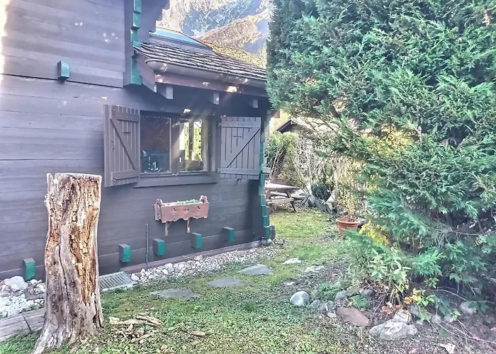 Cosy Petite Chalet T3, Jardin, Terrasse, Parking. Chamonix Mont-Blanc.