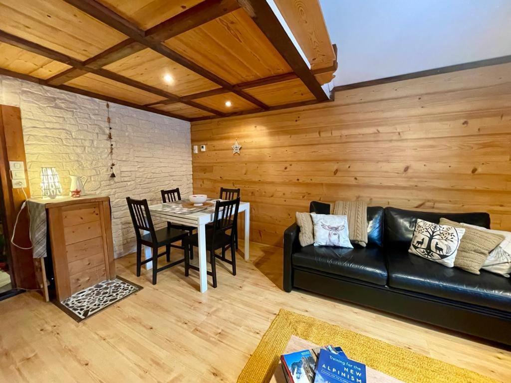 Chalet Cosy Petite T3, Jardin, Terrasse, Parking. Chamonix Mont-blanc.